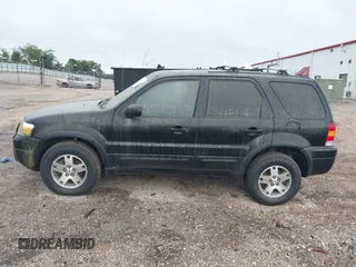 2005 Ford Escape Limited с VIN 1FMCU94105KA84482, выставлен на аукционе IAAI как лот 42364481 с пробегом 191 036 миль миль и . История ставок и продаж доступна на DreamBid. Изображение 6.