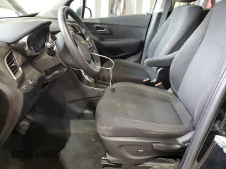 2020 Chevrolet Trax LS z VIN 3GNCJNSB5LL110434, wystawiony jako Copart lot #49904525 z przebiegiem 51 732 mil mil oraz Szkoda całkowita • Salvage title. Historia ofert i sprzedaży dostępna na DreamBid. Obrazek 7.