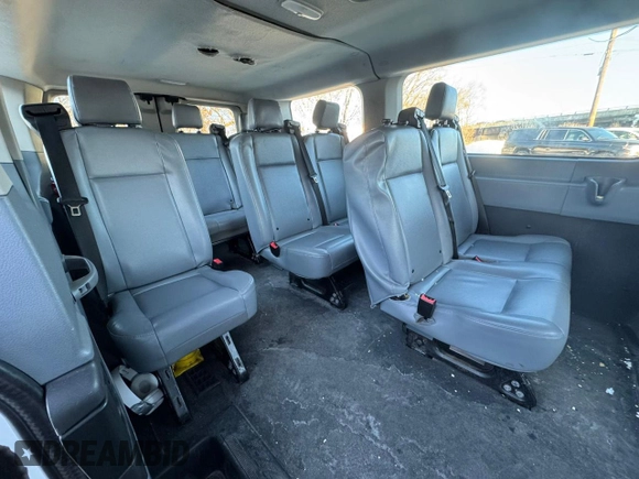 2018 Ford Transit XL z VIN 1FMZK1ZM0JKA91950, wystawiony jako Copart lot #43653035 z przebiegiem 226 142 mil mil oraz Czysty tytuł • Clean title. Historia ofert i sprzedaży dostępna na DreamBid. Obrazek 6.