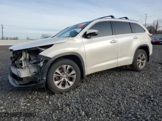 2014 Toyota Highlander XLE with VIN 5TDJKRFH2ES058289, listed as a Copart auction lot 46473015 with 105,169 mi miles and Salvage Title. Bid and sale history available at carsss.com. Image 1.