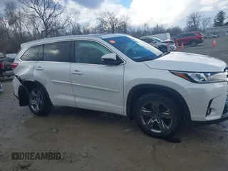 2017 Toyota Highlander Limited with VIN 5TDDZRFH7HS446499, listed as a IAAI auction lot 41681302 with 89,055 mi miles and . Bid and sale history available at DreamBid. Image 14.