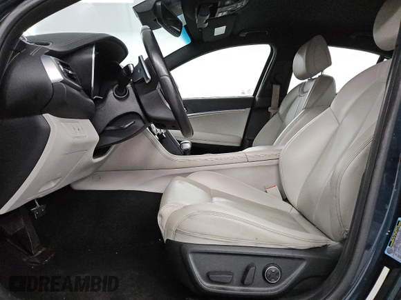 2022 Genesis G70 2.0T with VIN KMTG34TA1NU094229, listed as a Copart auction lot 52890445 with 96,667 mi miles and Clean Title. Bid and sale history available at DreamBid. Image 7.