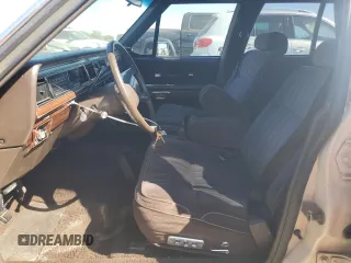 1987 Ford Crown Victoria z VIN 2FABP74F5HX169963, wystawiony jako Copart lot #75491944 z przebiegiem 89 729 mil mil oraz Szkody całkowita. Historia ofert i sprzedaży dostępna na DreamBid. Obrazek 7.