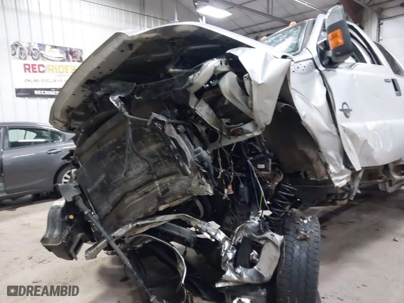2015 Ford Super Duty F-250 SRW Lariat with VIN 1FT7W2BT4FEB87979, listed as a IAAI auction lot 41127994 with 199,470 mi miles. Bid and sale history available at carsss.com. Image 6.