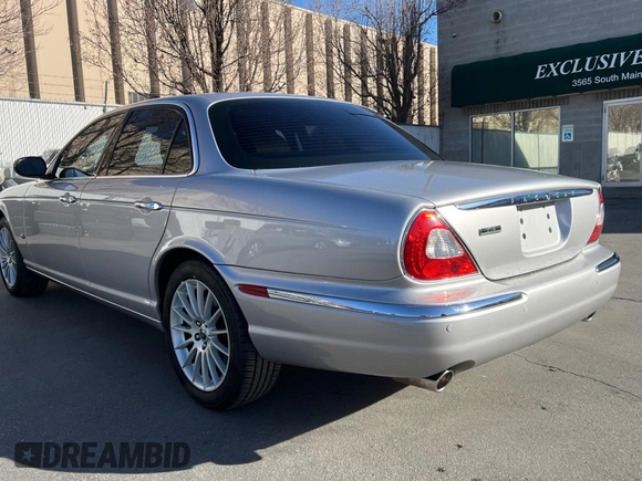 2006 Jaguar XJ with VIN SAJWA71B36SH01049, listed as a Copart auction lot 42366575 with 58,410 mi miles and Clean Title. Bid and sale history available at carsss.com. Image 3.