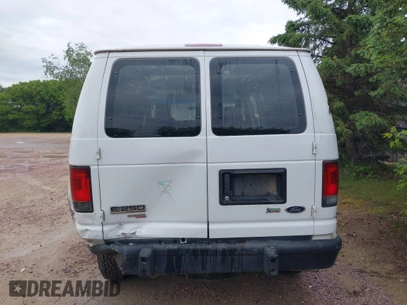 2012 Ford Econoline Cargo Recreational z VIN 1FTNE2EW1CDA51682, wystawiony jako IAAI lot #42370525 z przebiegiem 162 678 mil mil oraz . Historia ofert i sprzedaży dostępna na DreamBid. Obrazek 16.