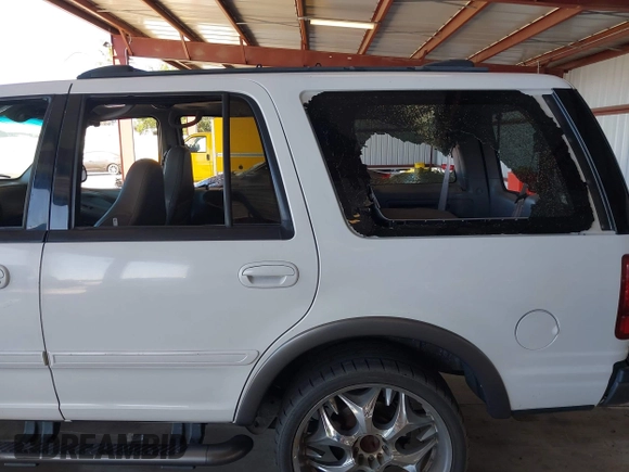 2000 Ford Expedition Special Service with VIN 1FMFU16L9YLC21365, listed as a IAAI auction lot 42544774 with 180,117 mi miles and . Bid and sale history available at DreamBid. Image 6.