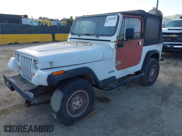 1995 Jeep Wrangler S with VIN 1J4FY19P6SP210468, listed as a IAAI auction lot 41882009 with 133,705 mi miles. Bid and sale history available at carsss.com. Image 2.