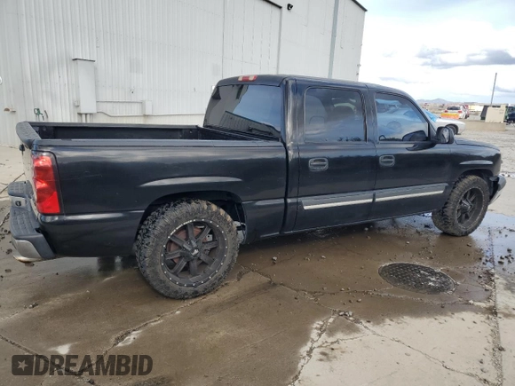 2005 Chevrolet Silverado 1500 LS with VIN 2GCEC13T551223784, listed as a Copart auction lot 51628235 with 131,773 mi miles and Salvage Title. Bid and sale history available at DreamBid. Image 3.