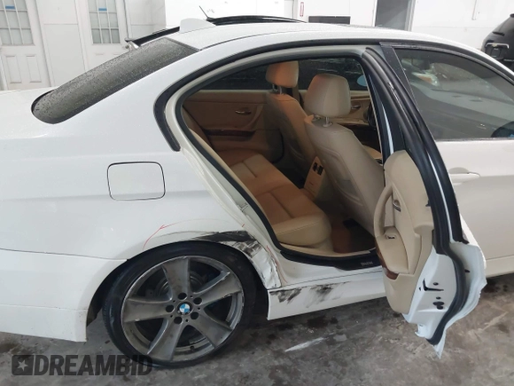2006 BMW 3 Series 325xi with VIN WBAVD13536KV11185, listed as a IAAI auction lot 42543717 with Not provided miles and . Bid and sale history available at DreamBid. Image 8.