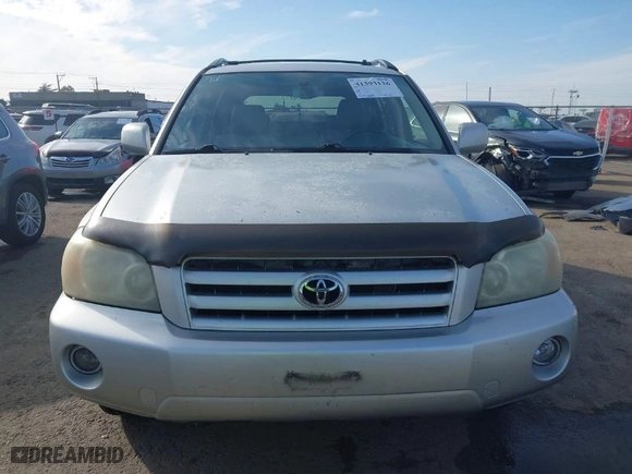2005 Toyota Highlander with VIN JTEDP21A650061727, listed as a IAAI auction lot 41393126 with 314,688 mi miles. Bid and sale history available at carsss.com. Image 12.