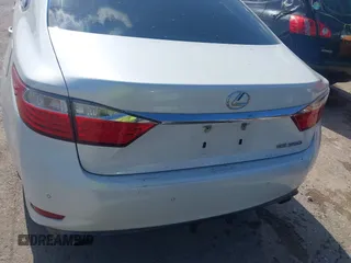 2013 Lexus ES 4dr Sdn with VIN JTHBK1GG7D2067019, listed as a IAAI auction lot 42088189 with 202,667 mi miles. Bid and sale history available at carsss.com. Image 16.