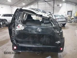 2011 Toyota Sienna SE with VIN 5TDXK3DC1BS172813, listed as a IAAI auction lot 41643352 with 172,385 mi miles. Bid and sale history available at carsss.com. Image 17.