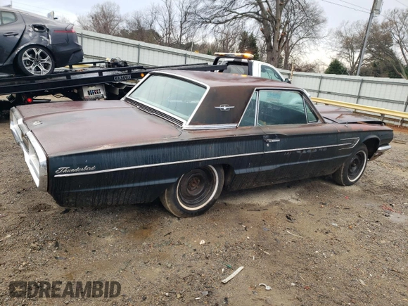 1965 Ford Thunderbird with VIN 5Y83Z115832, listed as a Copart auction lot 50210145 with 25,612 mi miles and Clean Title. Bid and sale history available at DreamBid. Image 3.