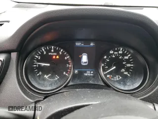 2020 Nissan Rogue SV z VIN JN8AT2MT3LW039344, wystawiony jako Copart lot #39185804 z przebiegiem 78 035 mil mil oraz Szkoda całkowita • Salvage title. Historia ofert i sprzedaży dostępna na DreamBid. Obrazek 9.