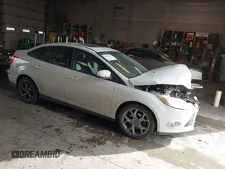 2013 Ford Focus SE with VIN 1FADP3F21DL306920, listed as a IAAI auction lot 41657484 with 172,116 mi miles. Bid and sale history available at carsss.com. Image 1.