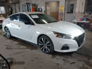 2020 Nissan Altima 2.5 SR with VIN 1N4BL4CV6LC230925, listed as a IAAI auction lot 41846113 with 130,447 mi miles. Bid and sale history available at carsss.com. Image 1.