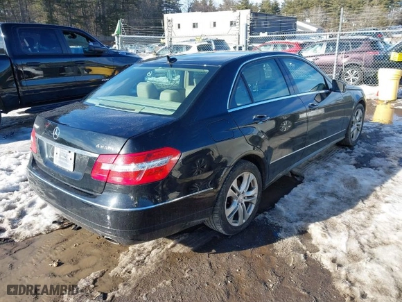 2010 Mercedes-Benz E-Class E 350 Luxury with VIN WDDHF8HB5AA062520, listed as a IAAI auction lot 41698049 with 222,842 mi miles. Bid and sale history available at carsss.com. Image 4.
