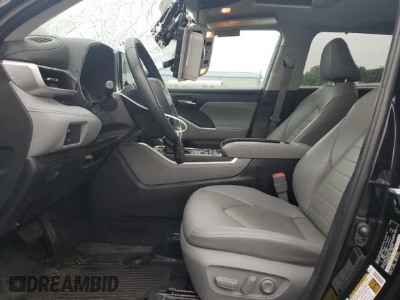 2022 Toyota Highlander XLE with VIN 5TDGZRBH7NS241862, listed as a Copart auction lot 62605495 with 29,080 mi miles and Salvage title. Bid and sale history available at DreamBid. Image 7.