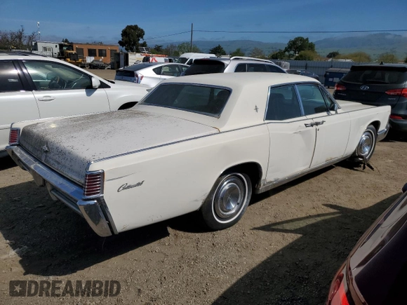 1968 Lincoln Continental with VIN 8Y82A846885, listed as a Copart auction lot 49415864 with 27,591 mi miles and Salvage Title. Bid and sale history available at DreamBid. Image 3.