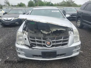2011 Cadillac STS RWD z VIN 1G6DW6ED1B0118773, wystawiony jako Copart lot #55436495 z przebiegiem 83 591 mil mil oraz Szkody całkowita. Historia ofert i sprzedaży dostępna na DreamBid. Obrazek 5.