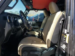 2020 Jeep Gladiator Sport S с VIN 1C6JJTAG4LL184187, выставлен на аукционе Copart как лот 47955245 с пробегом 72 445 миль миль и Списание • Salvage title. История ставок и продаж доступна на DreamBid. Изображение 7.