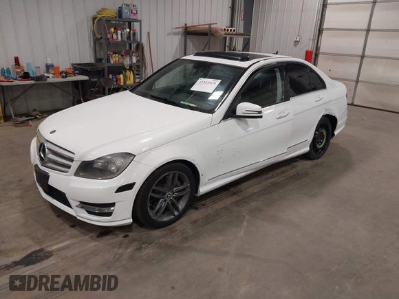 2013 Mercedes-Benz C 300 Sport с VIN WDDGF8AB3DR297543, выставлен на аукционе IAAI как лот 42323929 с пробегом 132 059 миль миль и . История ставок и продаж доступна на DreamBid. Изображение 2.