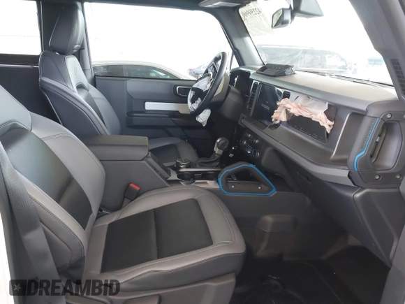 2024 Ford Bronco с VIN 1FMDE1AP4RLB42881, выставлен на аукционе IAAI как лот 42259960 с пробегом 3 797 миль миль и . История ставок и продаж доступна на DreamBid. Изображение 5.