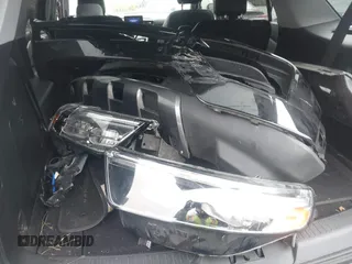 2022 Ford Explorer XLT with VIN 1FMSK8DH6NGB16928, listed as a IAAI auction lot 41917630 with 51,427 mi miles and . Bid and sale history available at DreamBid. Image 12.