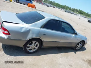 2001 Lexus ES 300 with VIN JT8BF28GX10307910, listed as a IAAI auction lot 42326385 with 157,130 mi miles and . Bid and sale history available at DreamBid. Image 13.