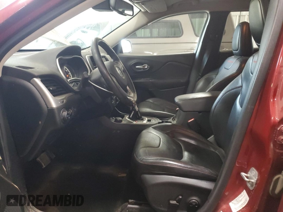 2015 Jeep Cherokee Trailhawk z VIN 1C4PJMBB7FW500180, wystawiony jako Copart lot #62385655 z przebiegiem 88 137 mil mil oraz Szkoda całkowita • Salvage title. Historia ofert i sprzedaży dostępna na DreamBid. Obrazek 7.