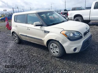 2013 Kia Soul with VIN KNDJT2A54D7497293, listed as a IAAI auction lot 41879637 with 111,252 mi miles. Bid and sale history available at carsss.com. Image 1.