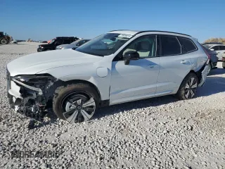 2024 Volvo XC60 Recharge Plug-In Hybrid Plus Dark Theme with VIN YV4H60DL5R1879649, listed as a Copart auction lot 76909674 with 3,565 mi miles and Salvage Title. Bid and sale history available at carsss.com. Image 1.