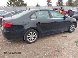2013 Volkswagen Jetta SE with VIN 3VWDP7AJ1DM288236, listed as a IAAI auction lot 41706050 with 156,898 mi miles and . Bid and sale history available at DreamBid. Image 4.