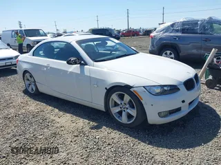 2008 BMW 3 Series 335i z VIN WBAWL73578PX54174, wystawiony jako IAAI lot #42029106 z przebiegiem 70 570 mil mil oraz . Historia ofert i sprzedaży dostępna na DreamBid. Obrazek 1.
