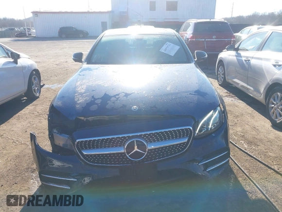 2019 Mercedes-Benz E-Class E 300 with VIN WDDZF4KB8KA624403, listed as a IAAI auction lot 40979733 with 76,496 mi miles. Bid and sale history available at carsss.com. Image 12.