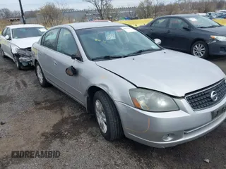 2006 Nissan Altima 2.5 with VIN 1N4AL11D06N418529, listed as a IAAI auction lot 41954509 with 86,190 mi miles. Bid and sale history available at carsss.com. Image 1.