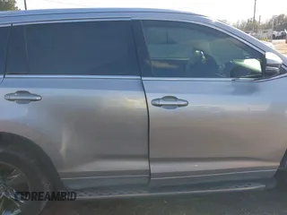 2018 Toyota Highlander Limited с VIN 5TDDZRFH1JS911963, выставлен на аукционе IAAI как лот 41289715 с пробегом 64 672 миль миль и . История ставок и продаж доступна на DreamBid. Изображение 13.
