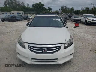 2011 Honda Accord EX-L z VIN 1HGCP3F86BA027595, wystawiony jako Copart lot #56457015 z przebiegiem 167 410 mil mil oraz Szkoda całkowita • Salvage title. Historia ofert i sprzedaży dostępna na DreamBid. Obrazek 5.
