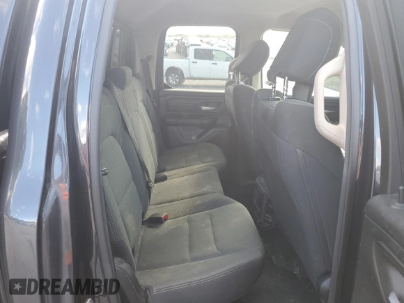 2021 Ram 1500 Tradesman z VIN 1C6RRFCG0MN714249, wystawiony jako Copart lot #85542574 z przebiegiem 93 443 mil mil oraz Czysty tytuł • Clean title. Historia ofert i sprzedaży dostępna na DreamBid. Obrazek 10.