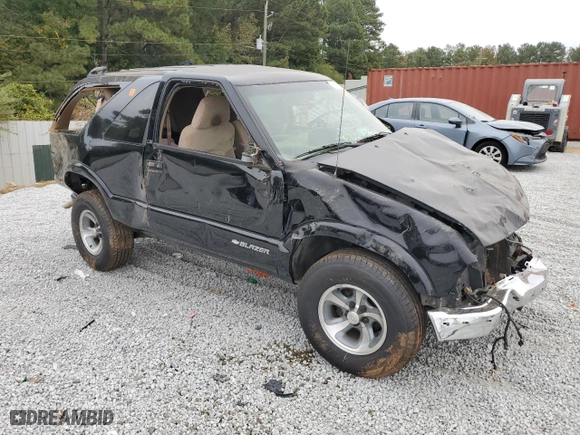 2001 Chevrolet Blazer LS with VIN 1GNCS18W71K103029, listed as a Copart auction lot 46331755 with 120,582 mi miles and Non Repairable. Bid and sale history available at carsss.com. Image 4.