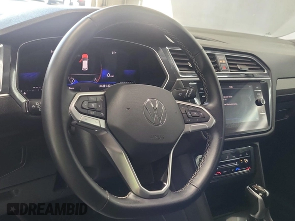 2024 Volkswagen Tiguan SE with VIN 3VV3B7AX8RM076346, listed as a IAAI auction lot 42734323 with 29,573 mi miles and . Bid and sale history available at DreamBid. Image 23.