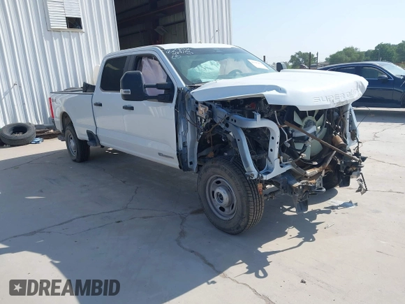 2024 Ford F-250 XL with VIN 1FT7W2BT2REE29043, listed as a IAAI auction lot 42307279 with 7,339 mi miles and . Bid and sale history available at DreamBid. Image 1.