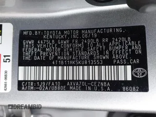 2019 Toyota Camry LE z VIN 4T1B11HK5KU813553, wystawiony jako IAAI lot #42282507 z przebiegiem 22 100 mil mil oraz . Historia ofert i sprzedaży dostępna na DreamBid. Obrazek 9.