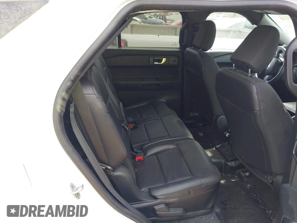 2022 Ford Police Interceptor Utility z VIN 1FM5K8AB4NGA07672, wystawiony jako IAAI lot #41918544 z przebiegiem 47 598 mil mil oraz . Historia ofert i sprzedaży dostępna na DreamBid. Obrazek 8.
