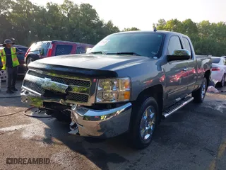 2013 Chevrolet Silverado 1500 LT with VIN 1GCRKSE76DZ139201, listed as a IAAI auction lot 40286500 with 214,270 mi miles. Bid and sale history available at carsss.com. Image 18.