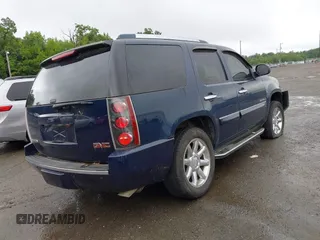 2007 GMC Yukon Denali z VIN 1GKFK63847J312002, wystawiony jako IAAI lot #42321124 z przebiegiem Nie podano mil oraz . Historia ofert i sprzedaży dostępna na DreamBid. Obrazek 4.