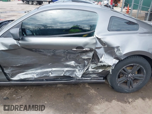 2014 Ford Mustang V6 with VIN 1ZVBP8AM1E5277123, listed as a IAAI auction lot 41917529 with 121,631 mi miles. Bid and sale history available at carsss.com. Image 6.
