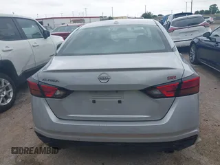 2023 Nissan Altima SR z VIN 1N4BL4CV6PN371181, wystawiony jako IAAI lot #42417091 z przebiegiem 52 700 mil mil oraz . Historia ofert i sprzedaży dostępna na DreamBid. Obrazek 16.