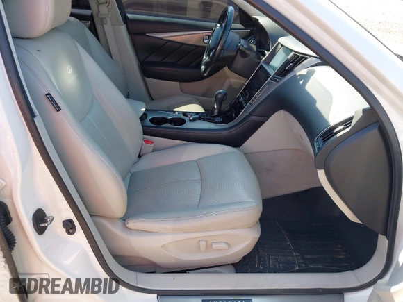 2014 Infiniti Q50 Premium with VIN JN1BV7AR0EM686530, listed as a IAAI auction lot 40381908 with 228,156 mi miles. Bid and sale history available at carsss.com. Image 5.